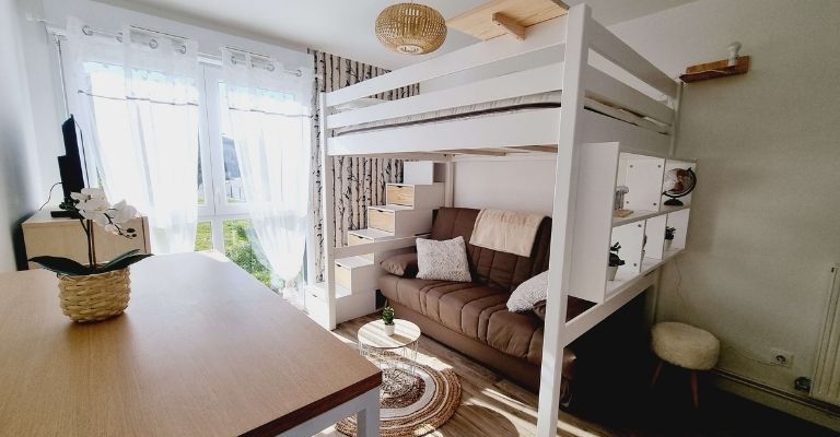 Cama alta de tamaño individual con escritorio y escaleras, camas altas de  madera con armario de almacenamiento y estantería, marco de cama alto con