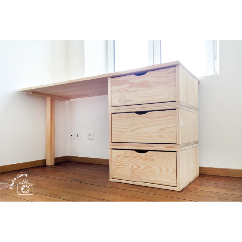 Bureau en bois avec 3 tiroirs