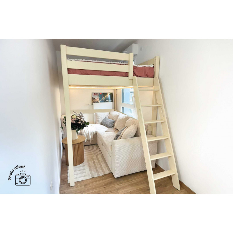 Lit mezzanine adulte 140x200 en bois massif avec accès échelle inclinée, vernis à l'eau sans solvants